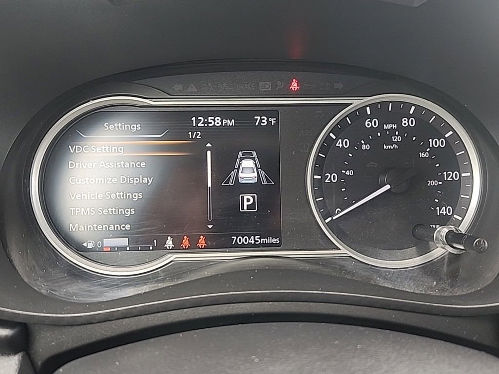 Used 2022 Nissan Versa SR FWD image 14