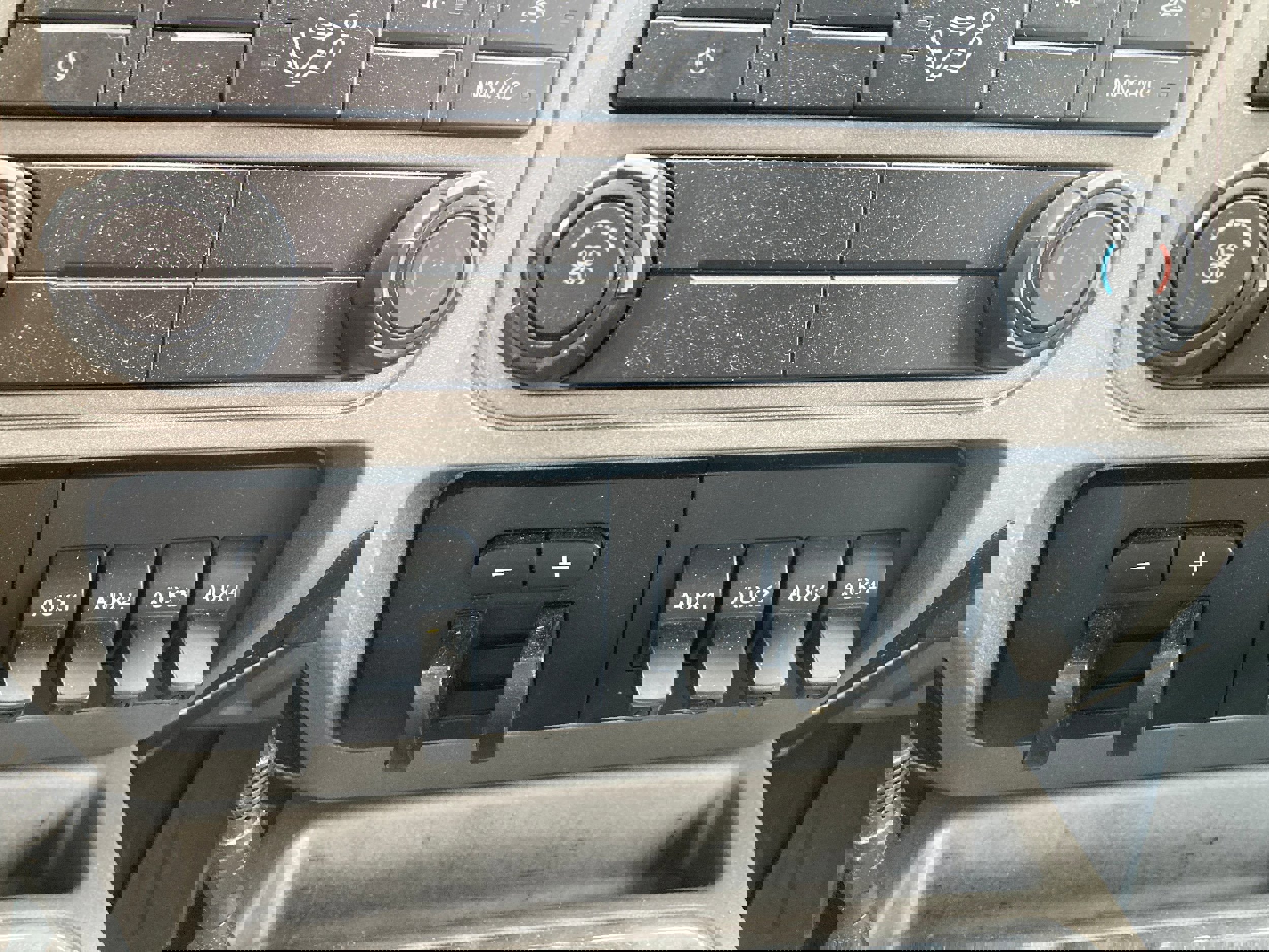 Certified 2016 Ford F250 XLT w/ XLT Premium Package image 18