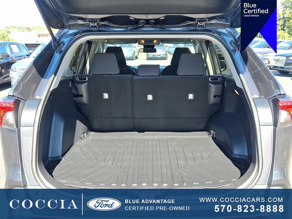 Used 2021 Toyota RAV4 LE AWD/4WD image 28
