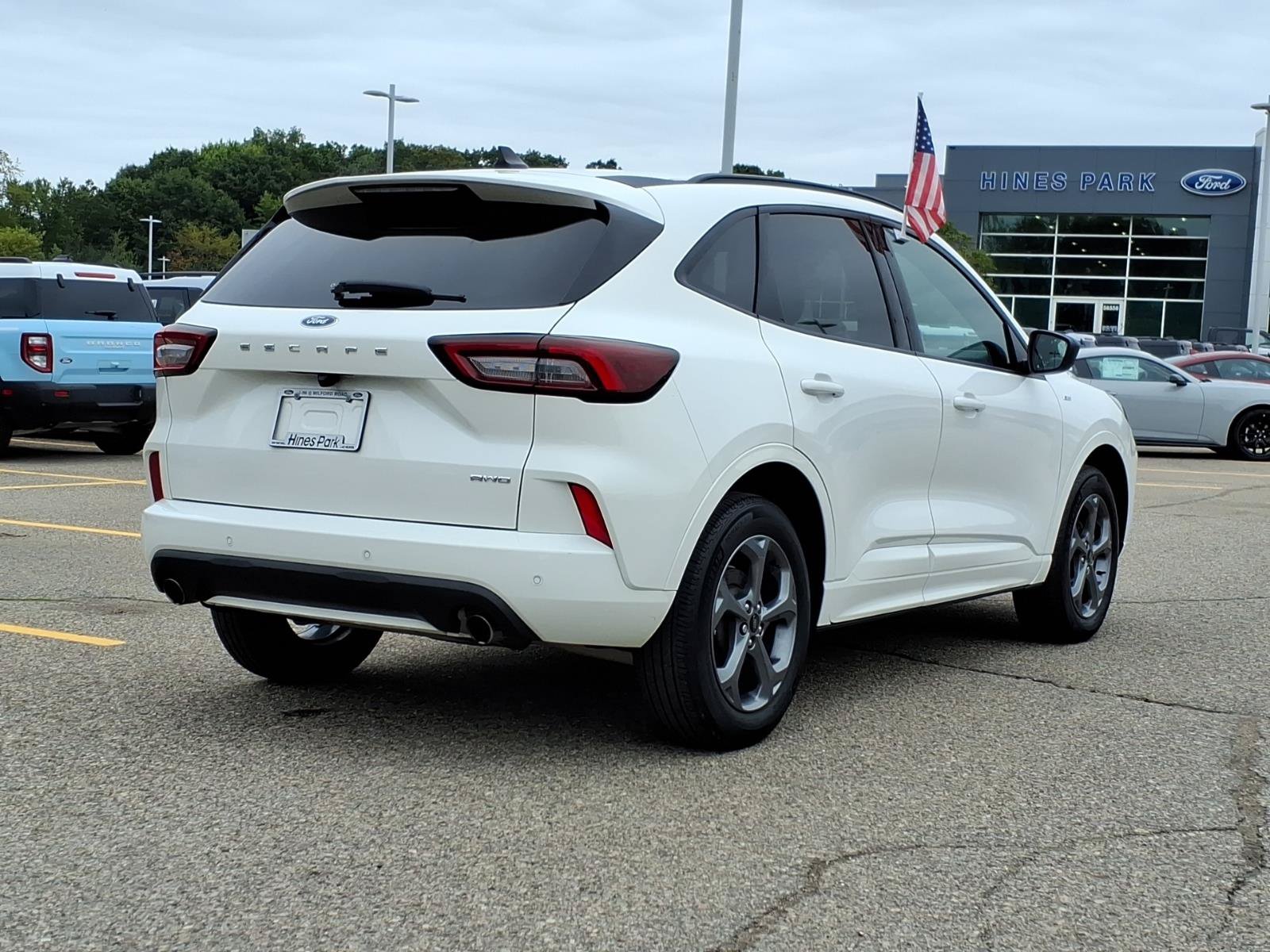 Certified 2024 Ford Escape ST-Line w/ Tech Pack #1 AWD/4WD image 7