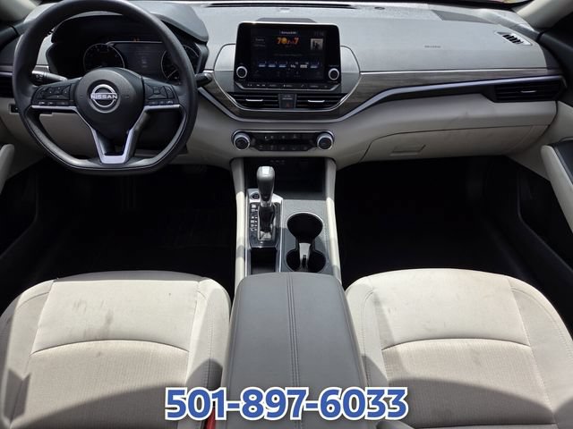 Used 2025 Nissan Altima 2.5 SV FWD image 12