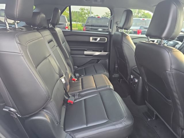Certified 2023 Ford Explorer XLT w/ Equipment Group 202A AWD/4WD image 18