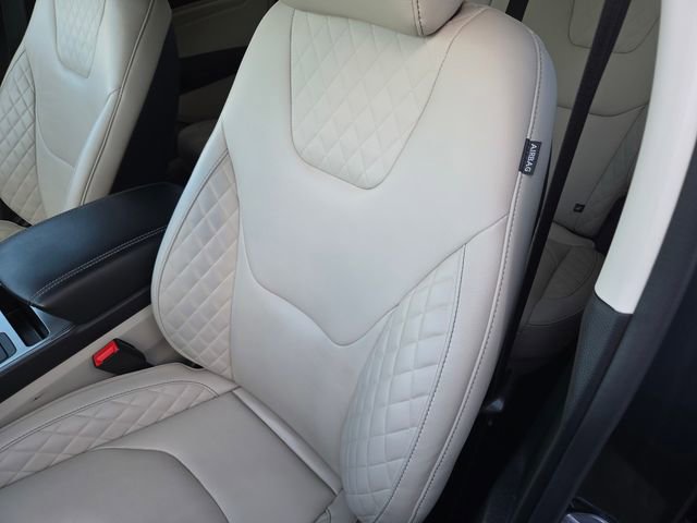 Certified 2023 Ford Edge Titanium w/ Class II Trailer Tow Package image 12