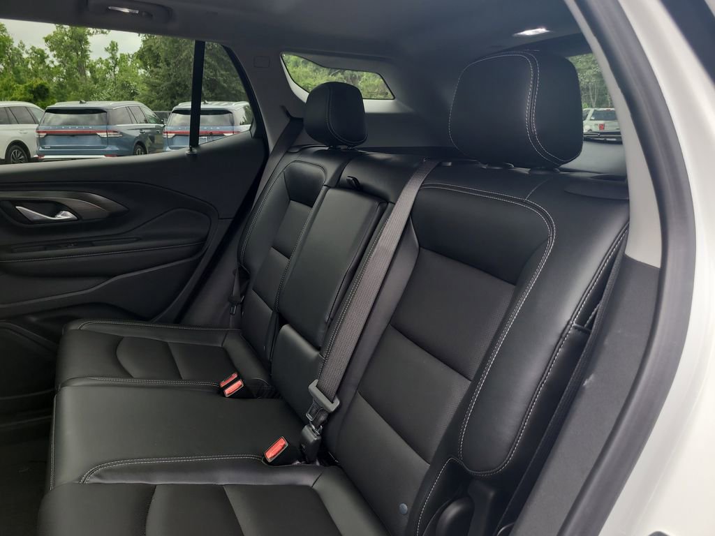 Used 2022 GMC Terrain SLT w/ Infotainment Package II AWD/4WD image 12