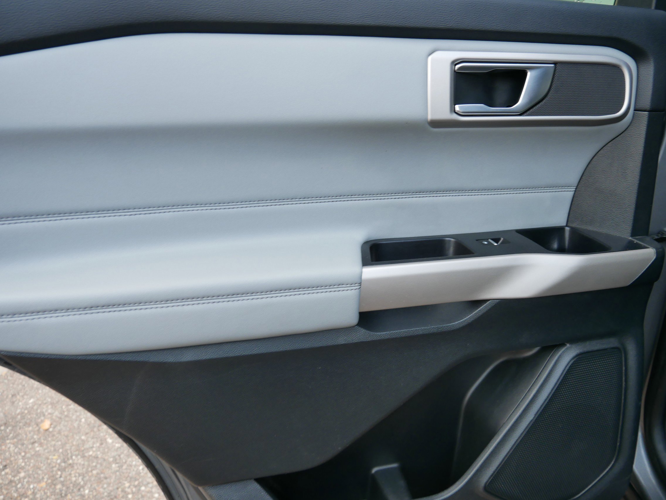 Certified 2023 Ford Explorer XLT w/ Equipment Group 202A image 14