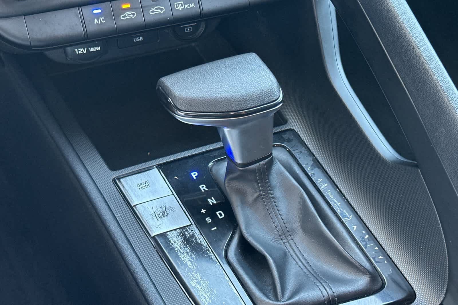 Used 2022 Hyundai Elantra SE FWD image 19