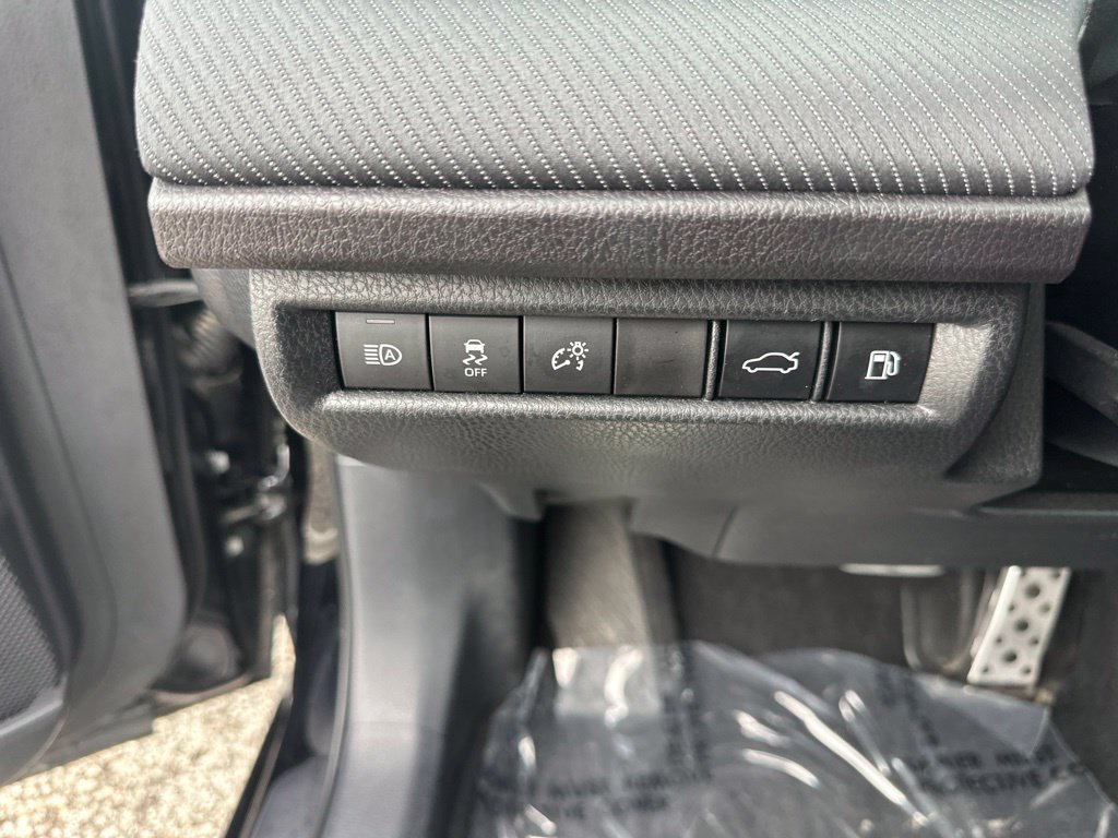 Used 2025 Toyota Camry SE FWD image 34