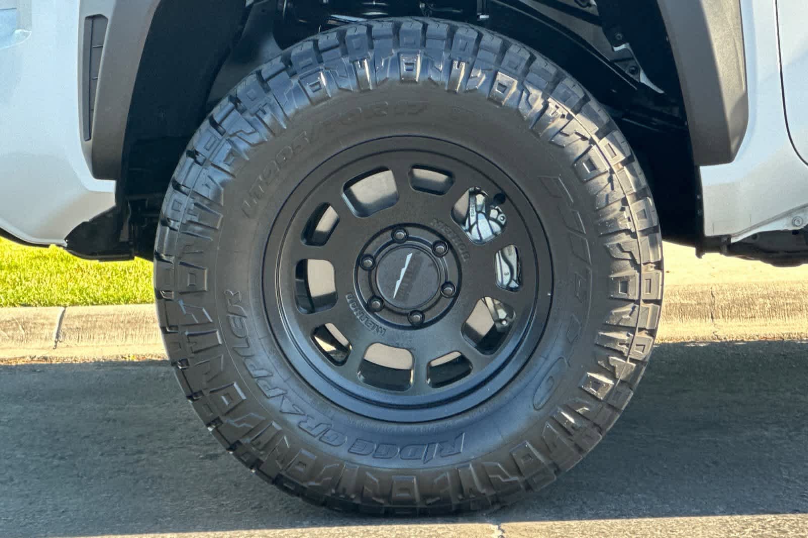 Used 2025 Toyota Tacoma TRD Off-Road AWD/4WD image 25