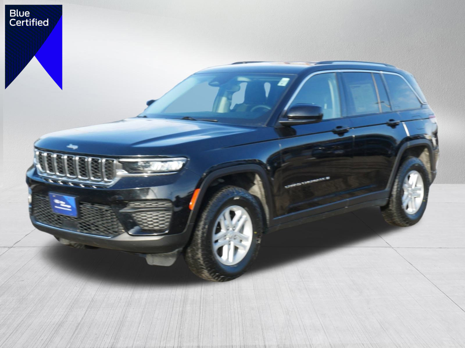 Used 2023 Jeep Grand Cherokee Laredo w/ Luxury Tech Group I