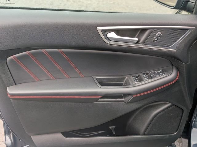 Certified 2024 Ford Edge ST-Line AWD/4WD image 12