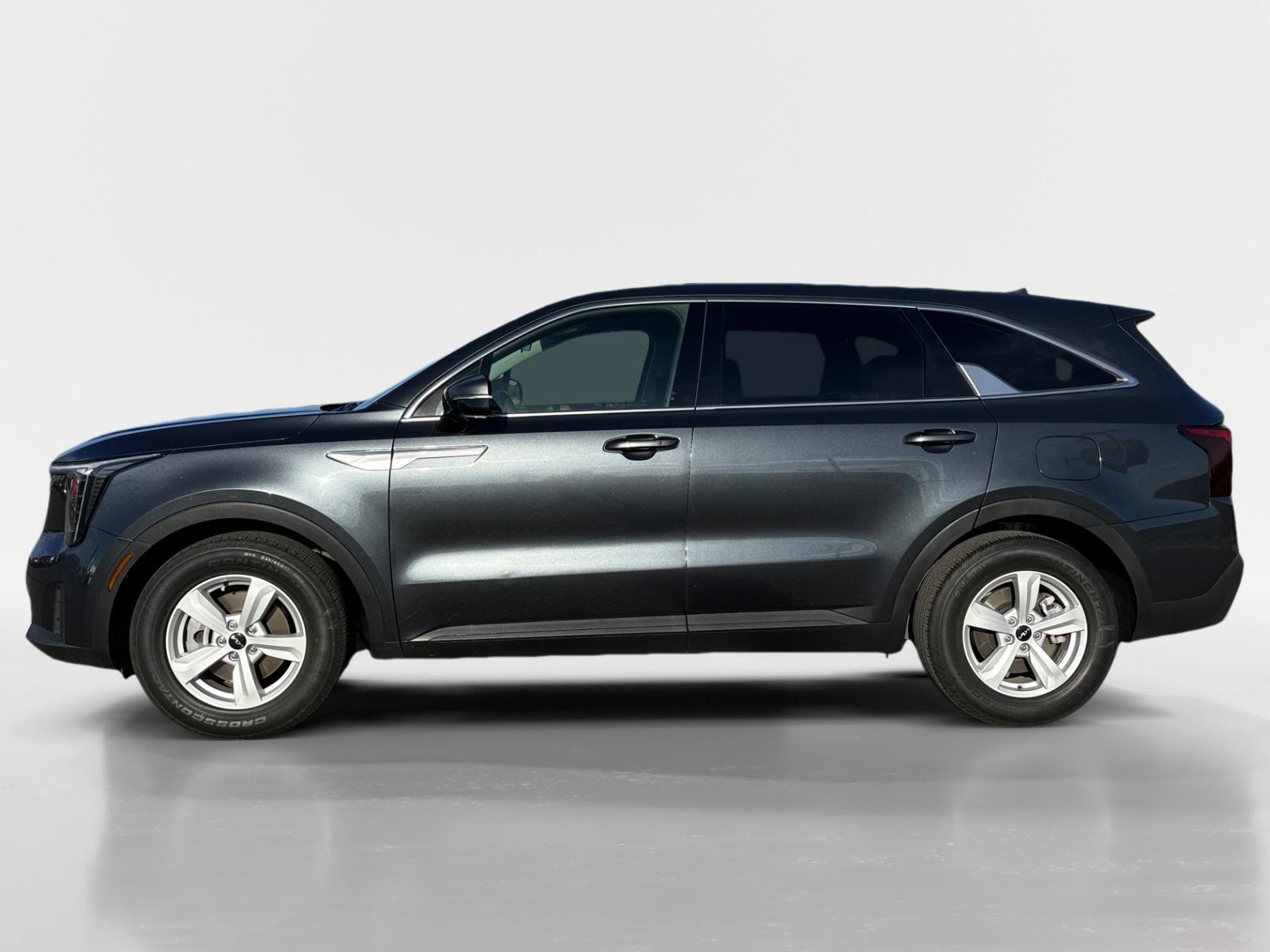 Used 2024 Kia Sorento LX FWD image 2