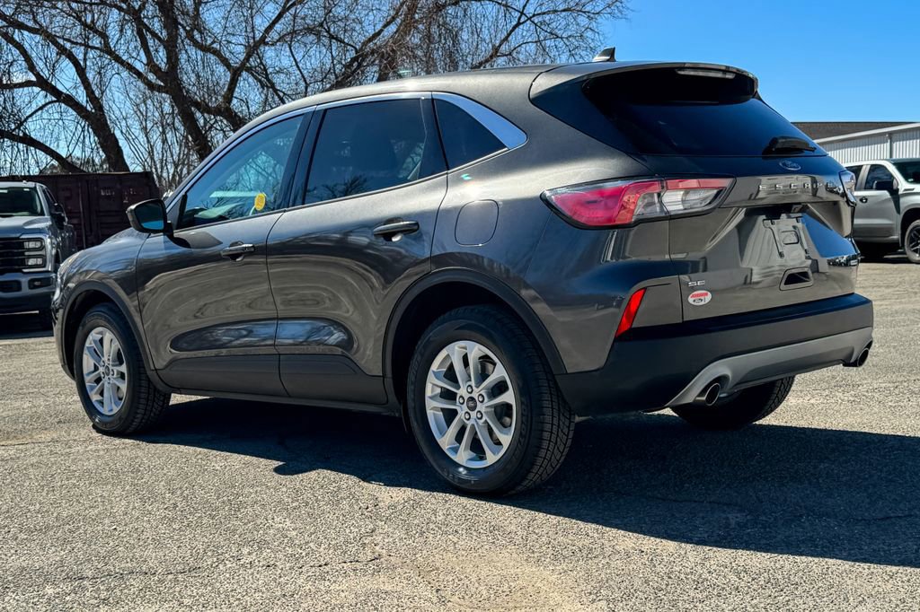Certified 2020 Ford Escape SE image 3