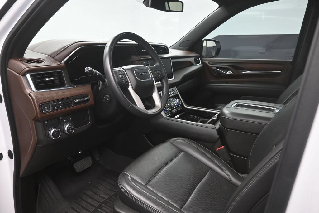 Used 2022 GMC Yukon Denali RWD image 19