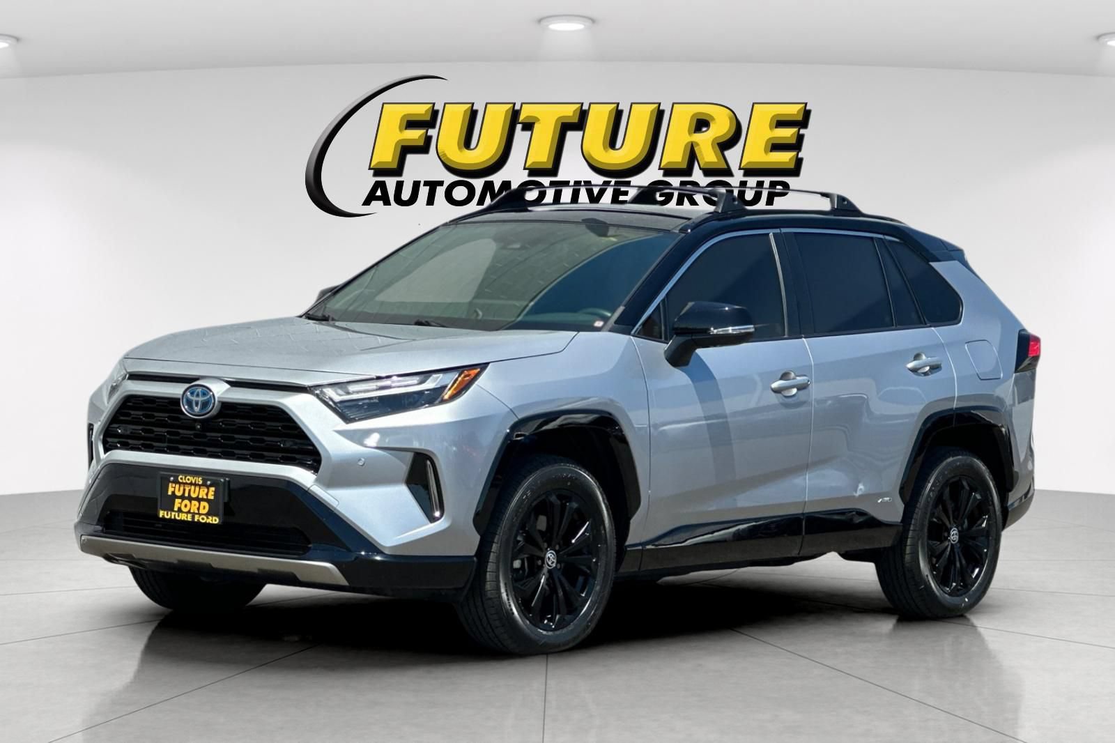 Used 2023 Toyota RAV4 XSE AWD/4WD image 7