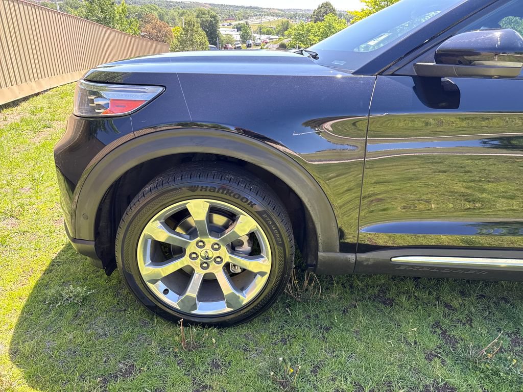 Certified 2020 Ford Explorer Platinum w/ Premium Technology Package AWD/4WD image 38