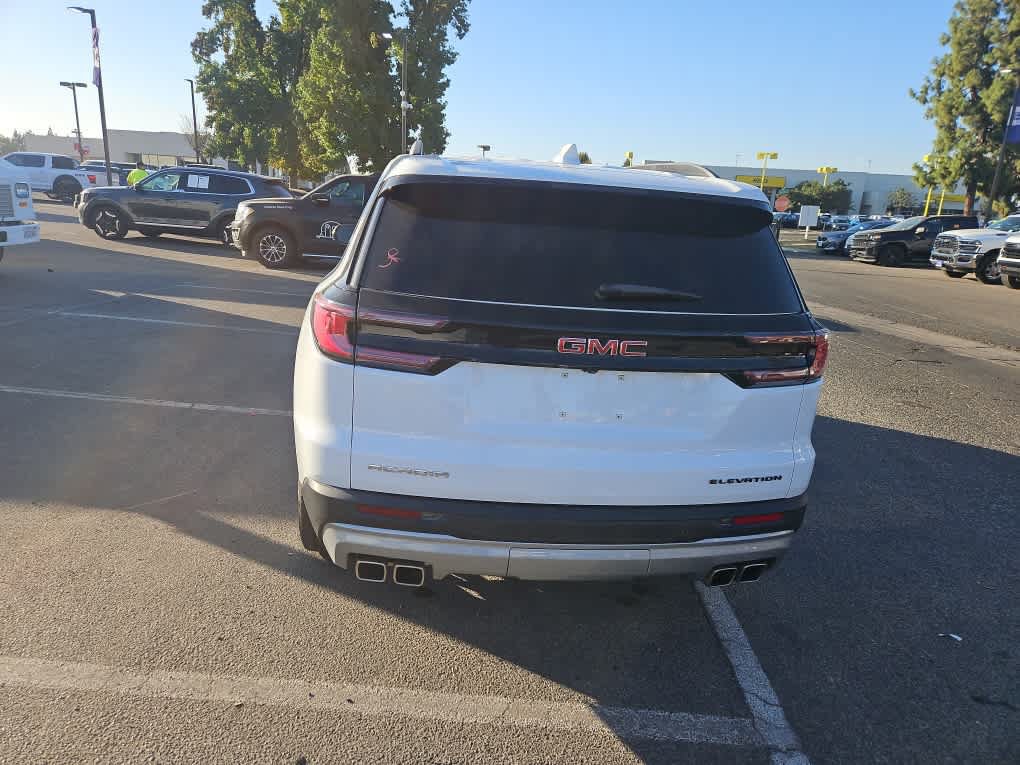 Used 2025 GMC Acadia Elevation w/ Elevation Premium Package FWD image 7