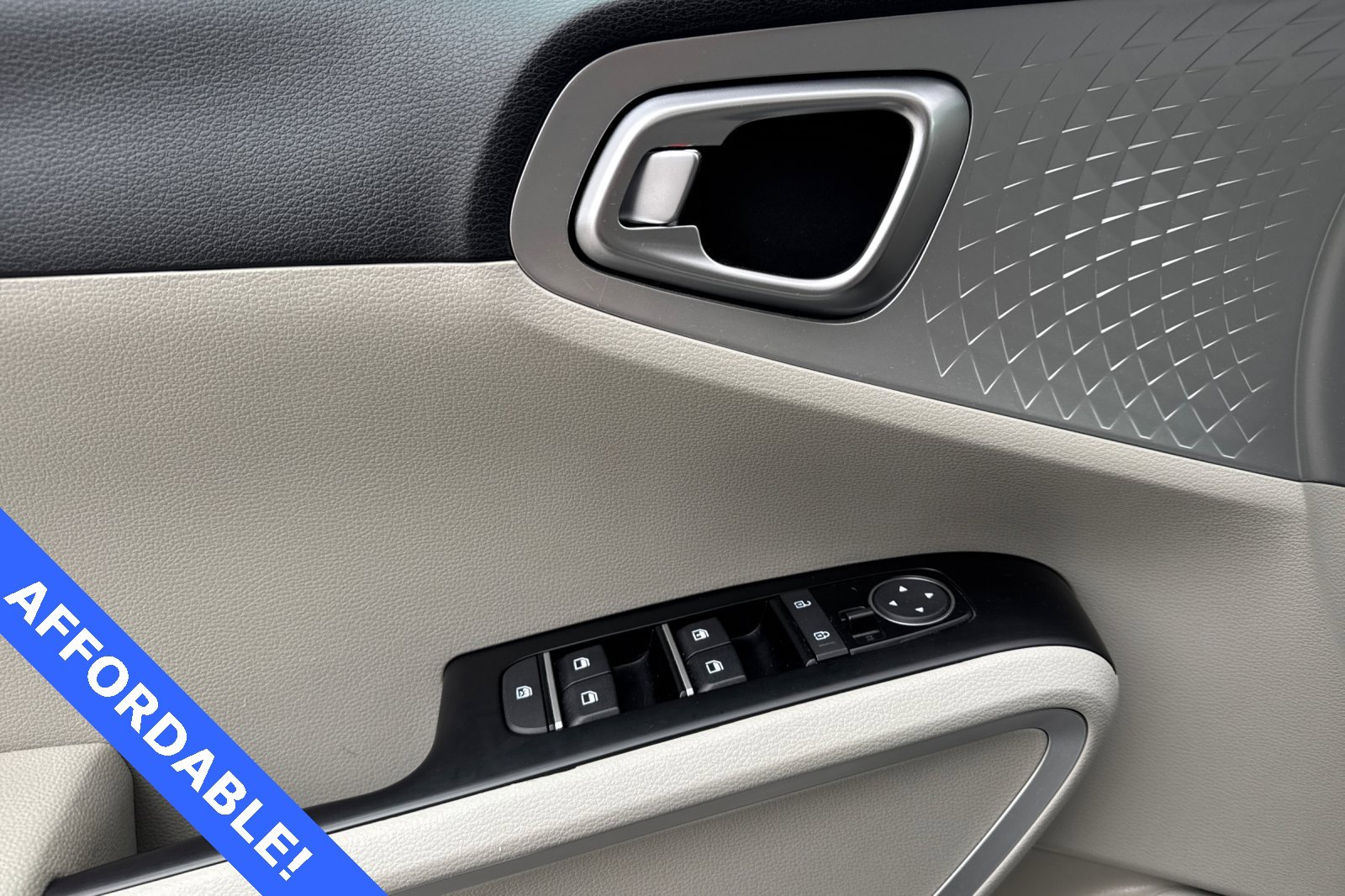 Used 2021 Kia Soul LX image 12