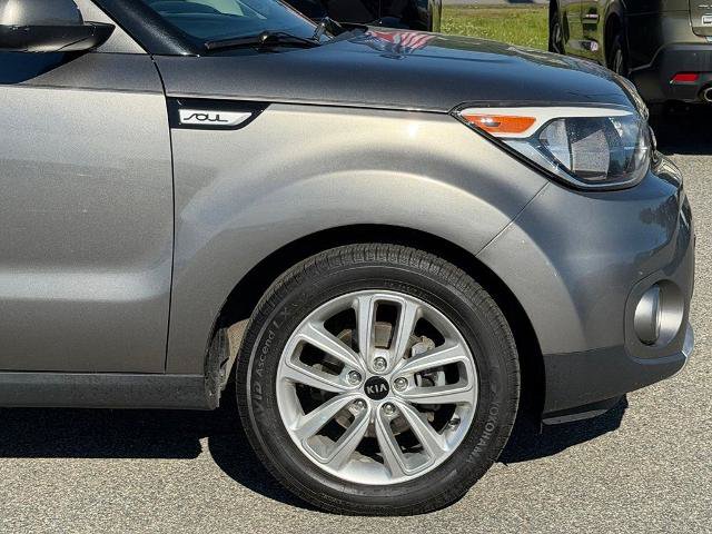 Used 2018 Kia Soul + FWD image 20