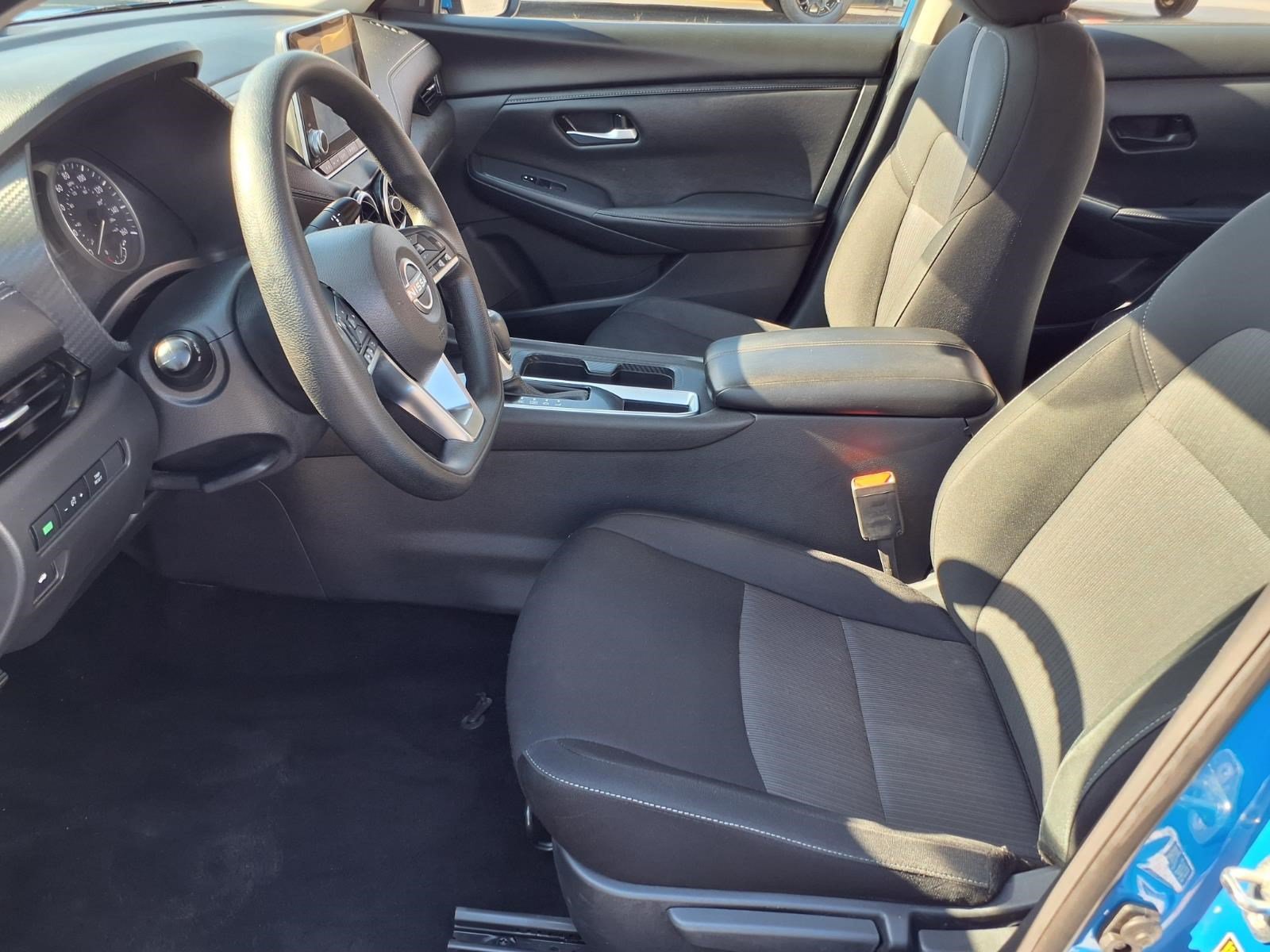 Used 2025 Nissan Sentra SV FWD image 14