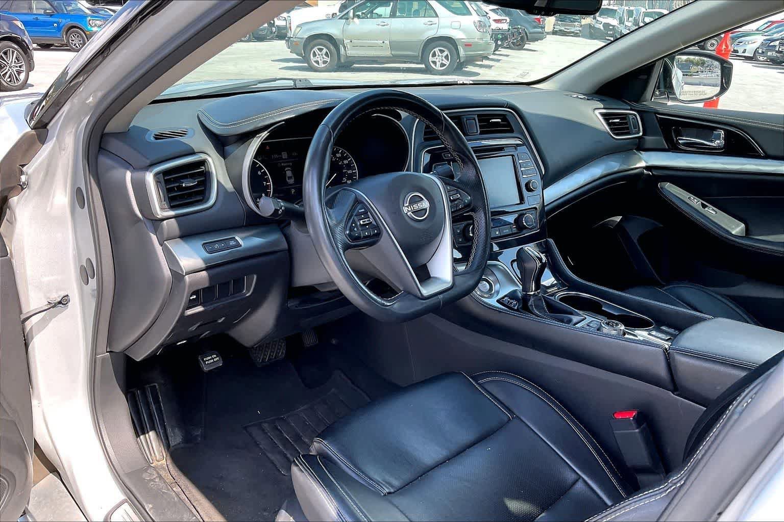 Used 2023 Nissan Maxima SV w/ Floor Mat Group FWD image 2
