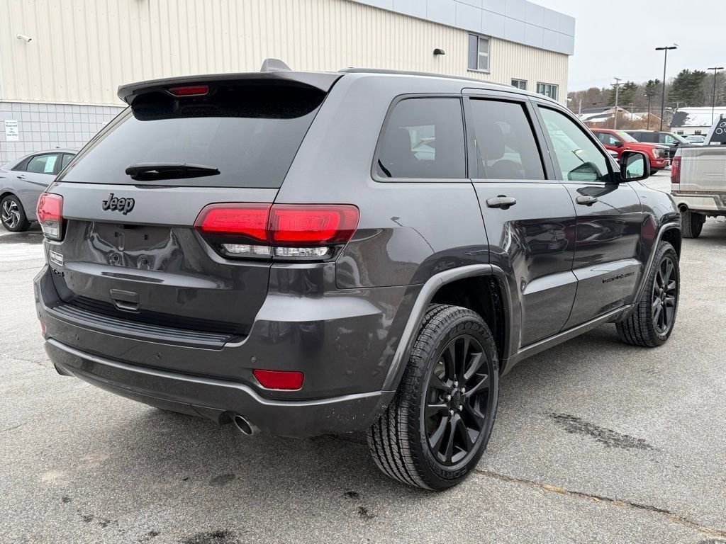 Used 2018 Jeep Grand Cherokee Altitude image 12