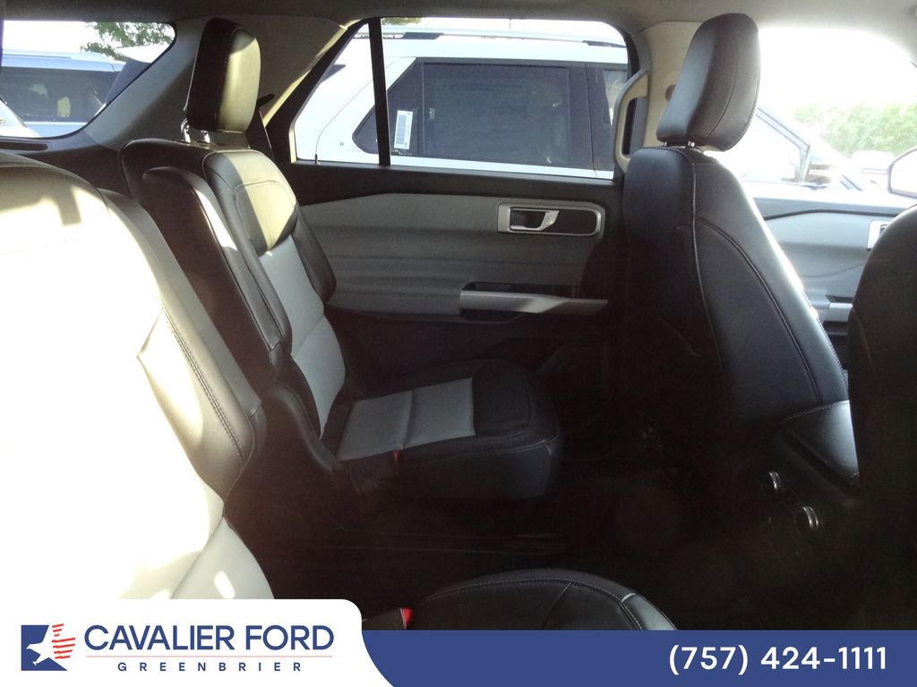 Certified 2023 Ford Explorer XLT w/ Equipment Group 202A AWD/4WD image 9