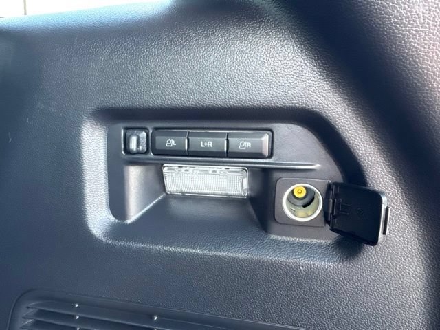 Certified 2025 Ford Explorer ST-Line w/ Premium Package AWD/4WD image 9