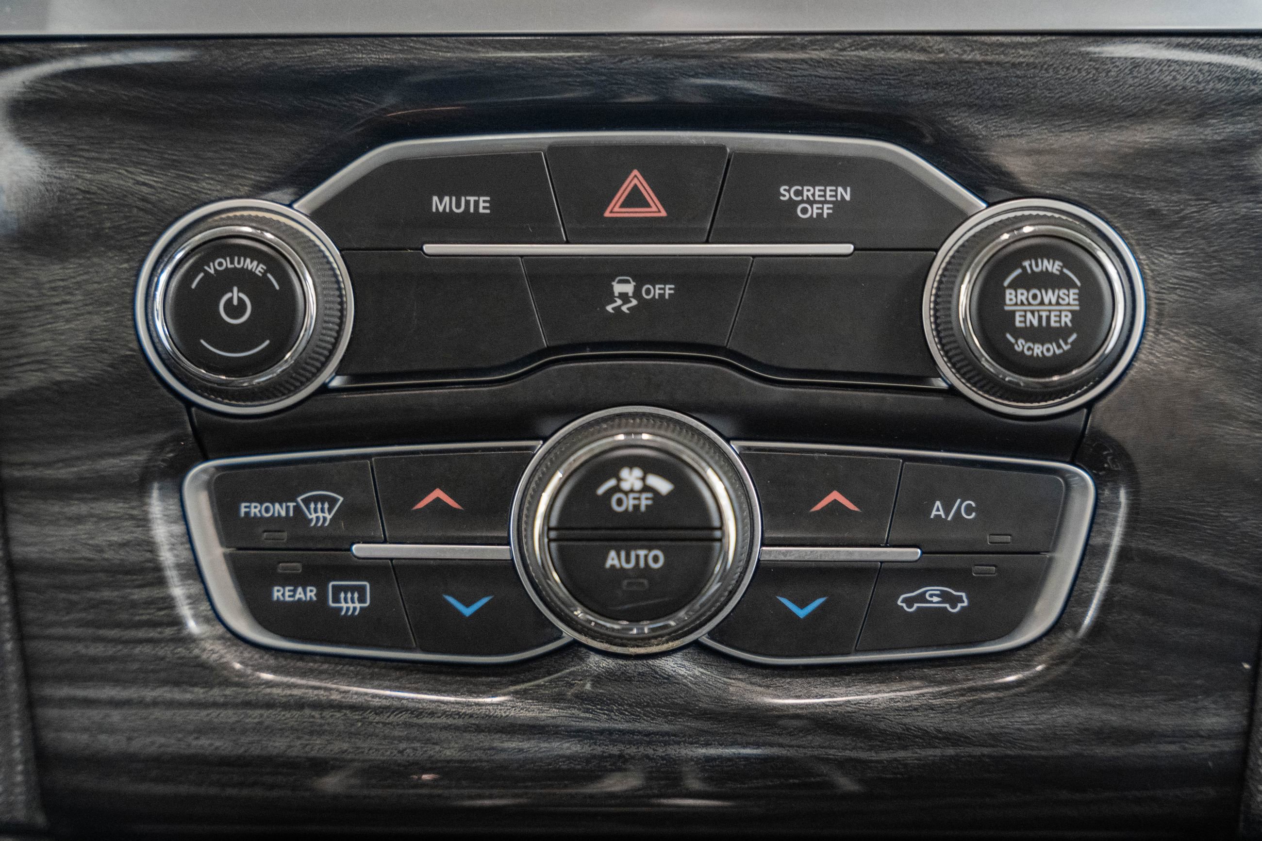 Used 2021 Chrysler 300 Touring w/ Sport Appearance Package image 27