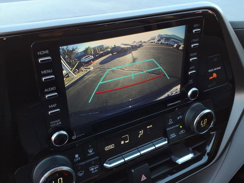 Used 2022 Toyota Highlander L image 19
