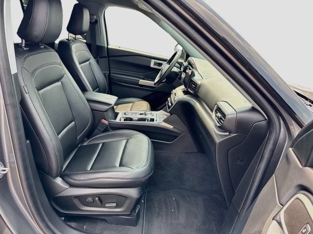 Certified 2022 Ford Explorer XLT w/ Equipment Group 202A AWD/4WD image 36