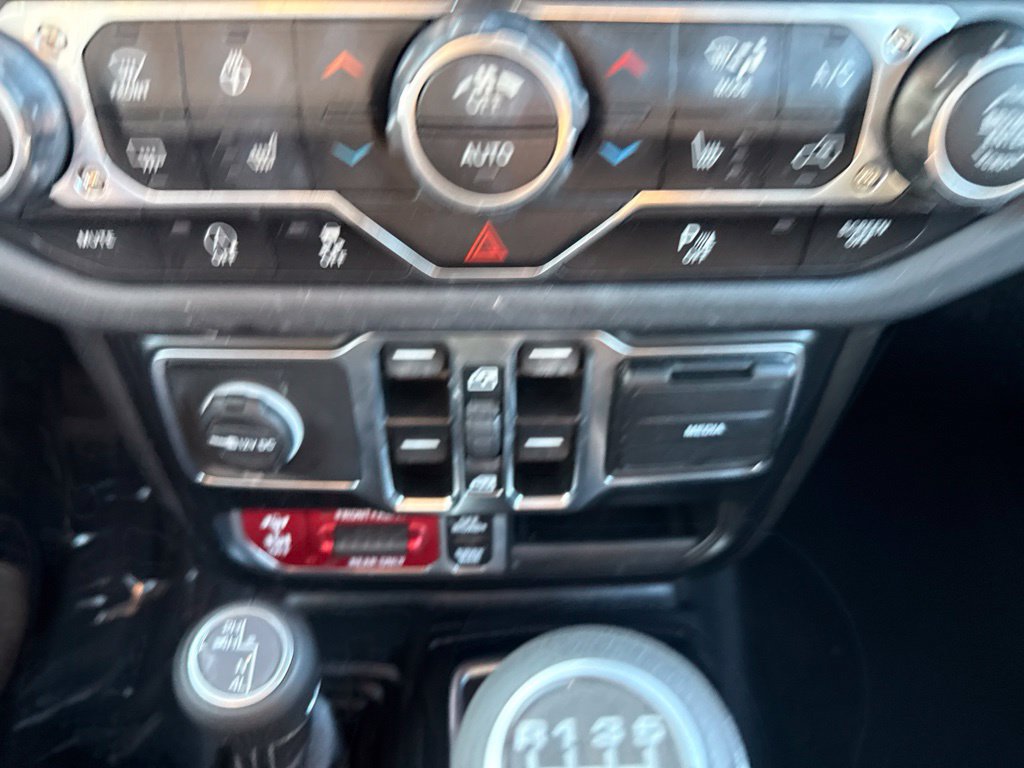 Used 2024 Jeep Wrangler Unlimited Rubicon AWD/4WD image 25