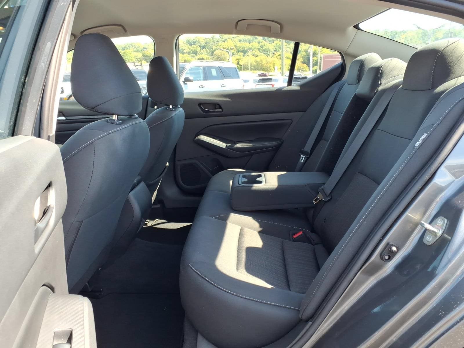 Used 2025 Nissan Altima 2.5 SV FWD image 13