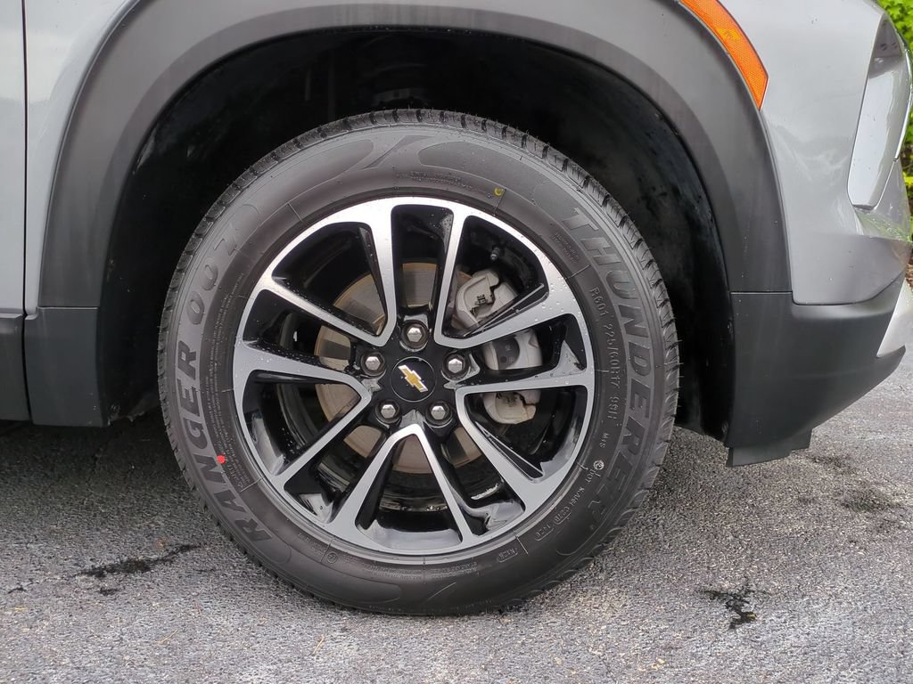 Used 2025 Chevrolet TrailBlazer LT AWD/4WD image 13