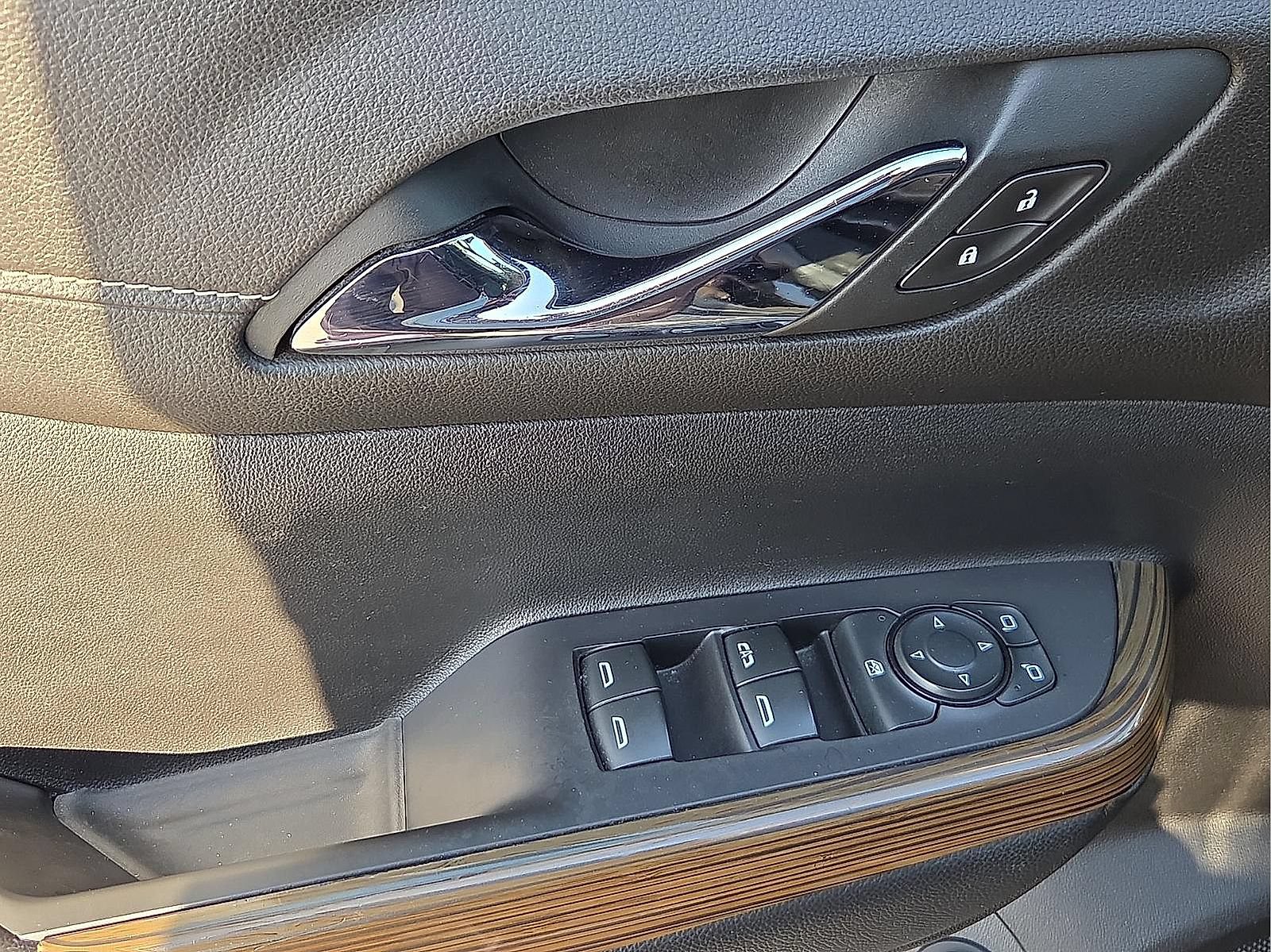 Used 2021 GMC Acadia SLE w/ Driver Convenience Package FWD image 13