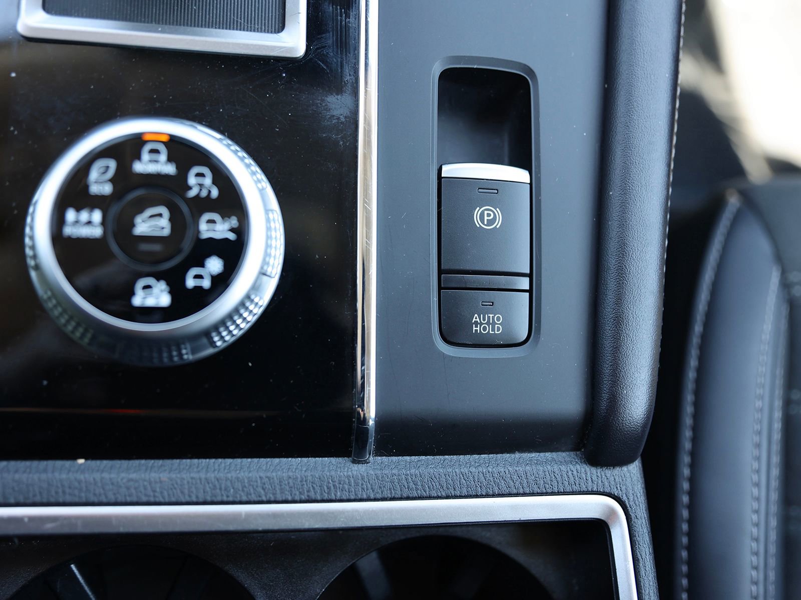 Used 2024 Mitsubishi Outlander 4WD Plug-In Hybrid image 34
