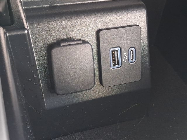 Certified 2023 Ford Explorer XLT w/ Equipment Group 202A AWD/4WD image 25