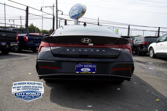 Used 2025 Hyundai Elantra SEL FWD image 4