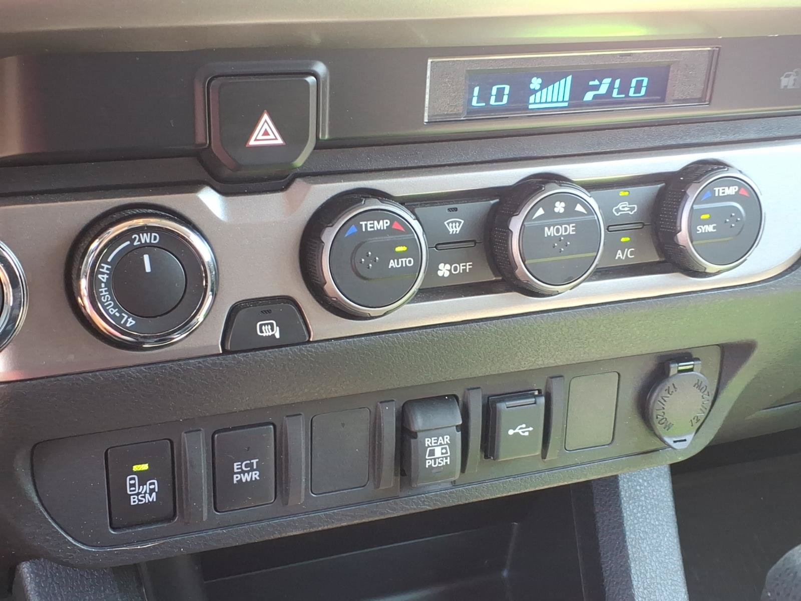 Used 2023 Toyota Tacoma SR5 w/ Technology Package AWD/4WD image 9