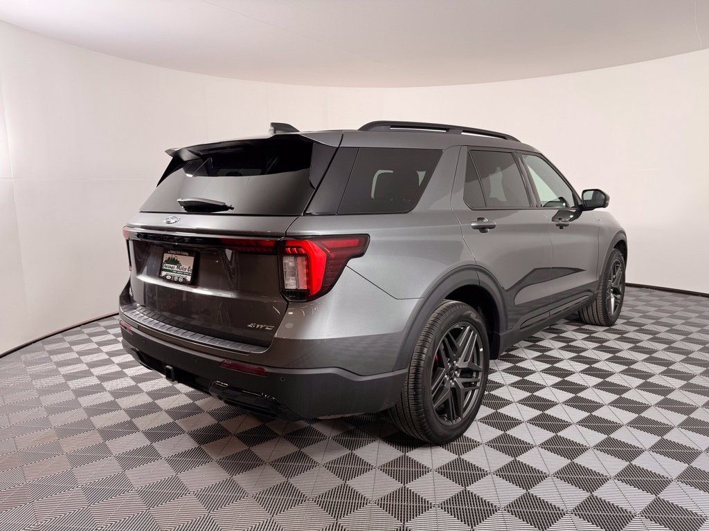 Certified 2025 Ford Explorer ST-Line w/ ST-Line Street Pack AWD/4WD image 9
