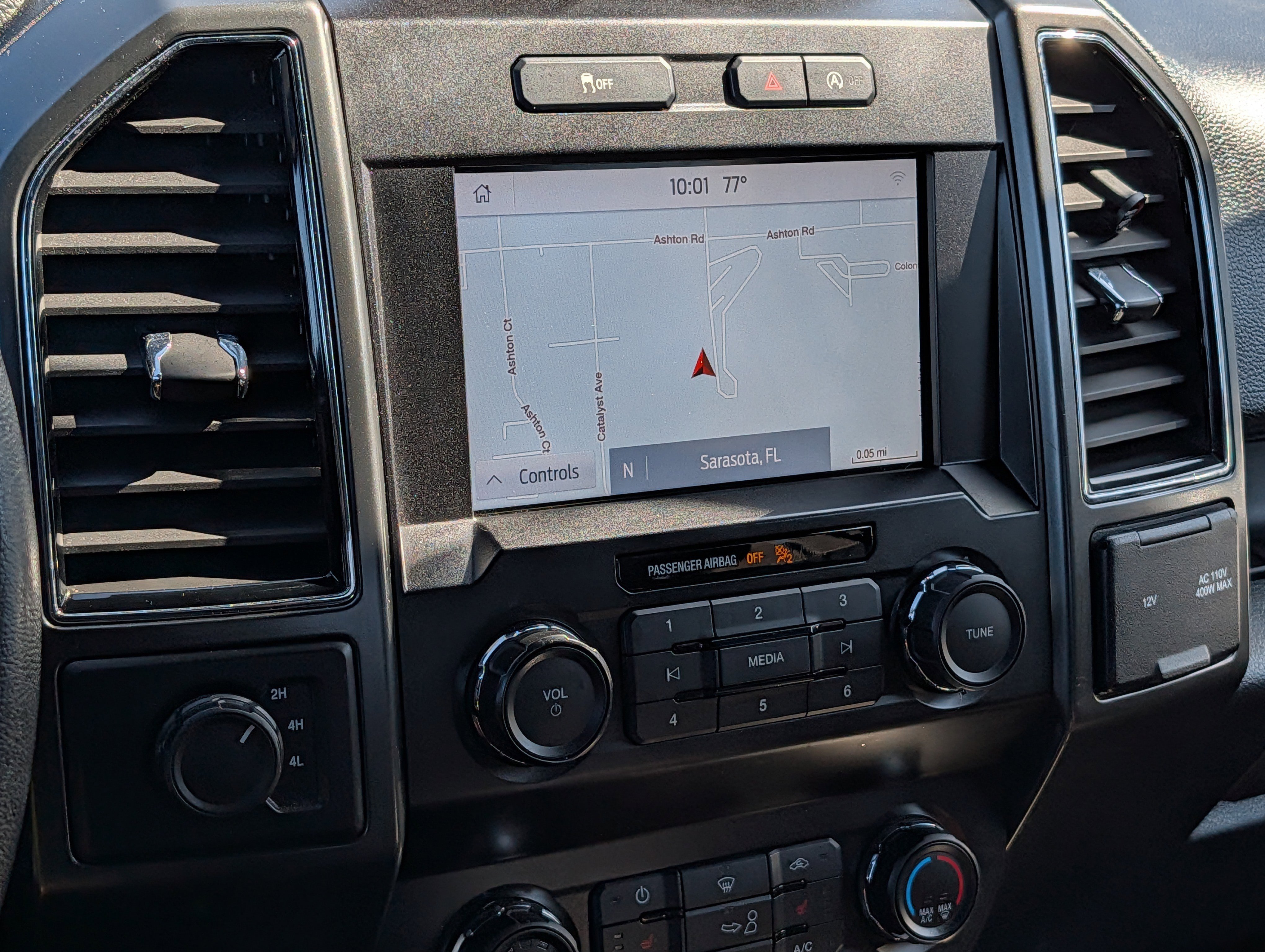 Certified 2019 Ford F150 XLT w/ Equipment Group 302A Luxury AWD/4WD image 28