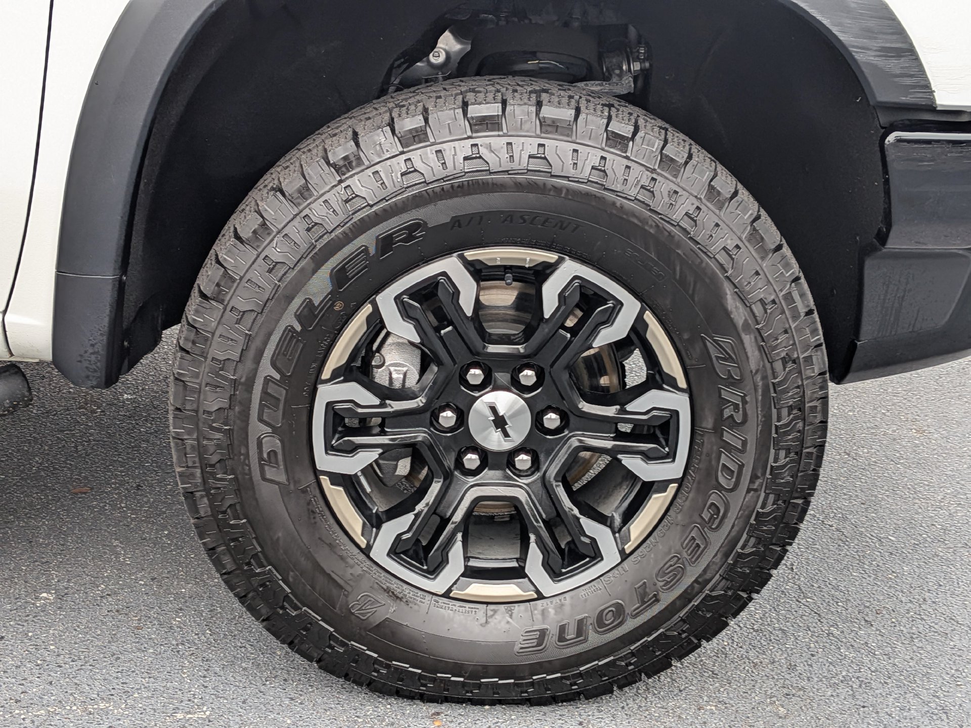 Used 2023 Chevrolet Silverado 1500 ZR2 w/ Technology Package AWD/4WD image 16