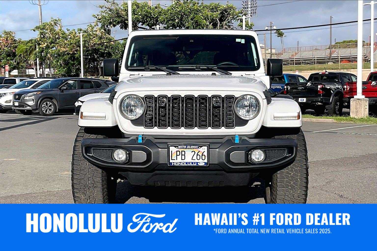 Used 2024 Jeep Wrangler Unlimited w/ Dual Top Group AWD/4WD image 6