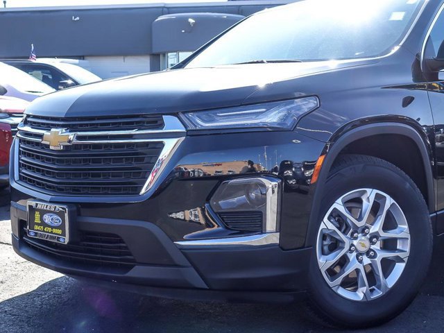 Used 2023 Chevrolet Traverse LS image 3