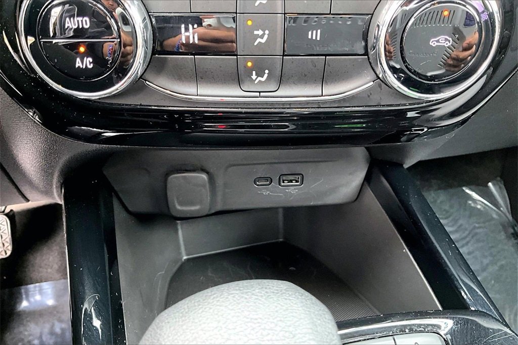 Used 2025 Chevrolet Trax LT image 26