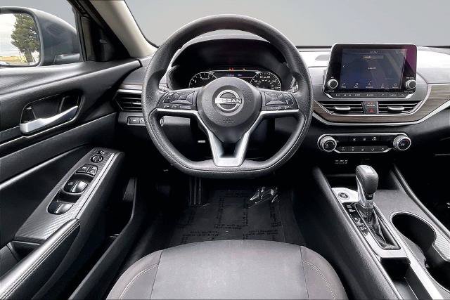 Used 2025 Nissan Altima 2.5 SV FWD image 5
