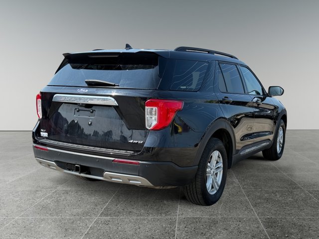 Certified 2022 Ford Explorer XLT w/ Equipment Group 202A AWD/4WD image 6