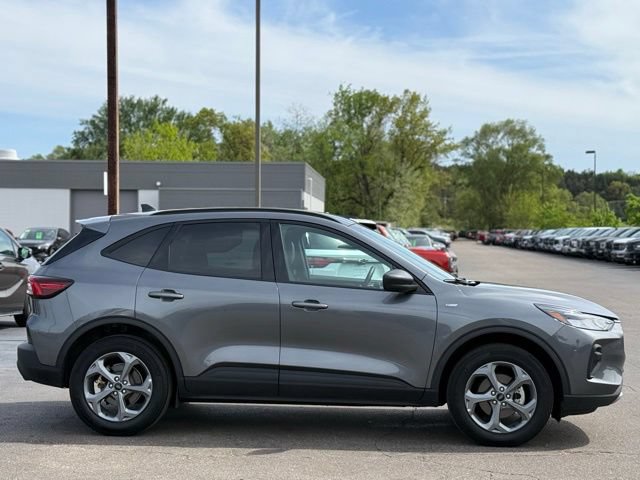 Certified 2025 Ford Escape ST-Line AWD/4WD image 33