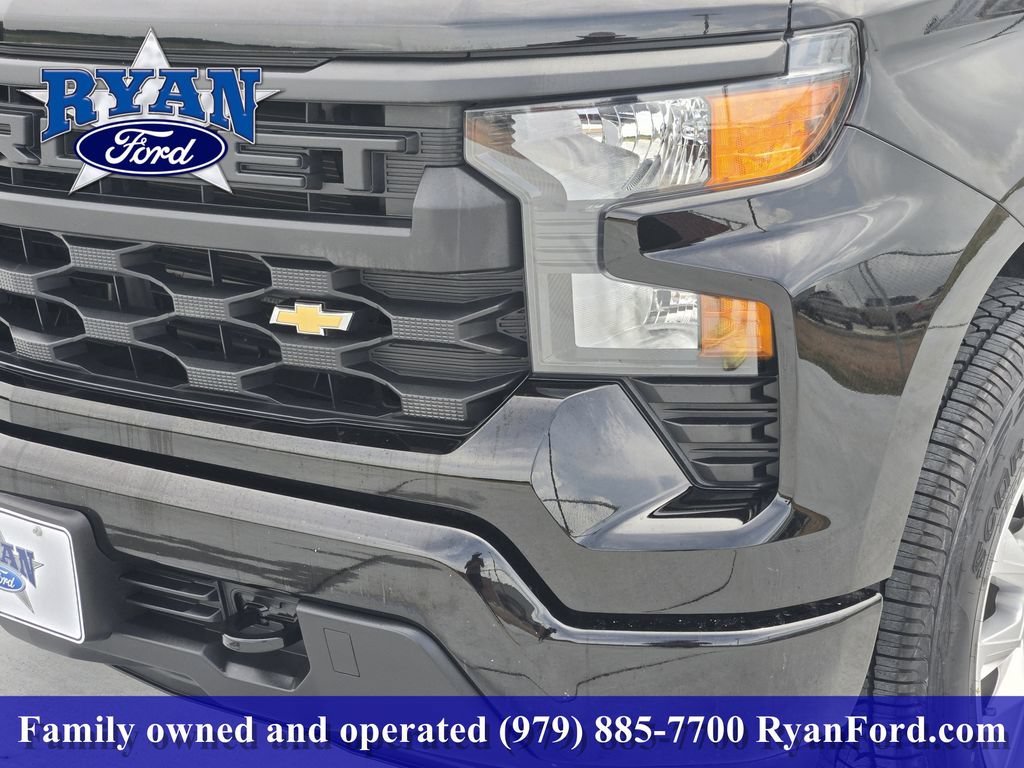Used 2025 Chevrolet Silverado 1500 Custom RWD image 6