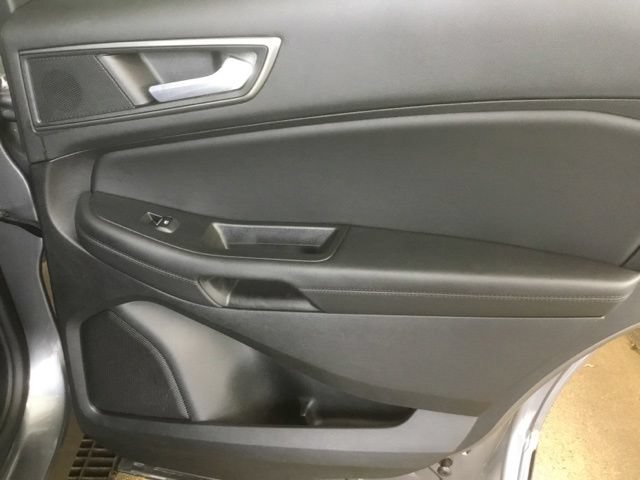 Certified 2024 Ford Edge SE w/ Black Appearance Package AWD/4WD image 9