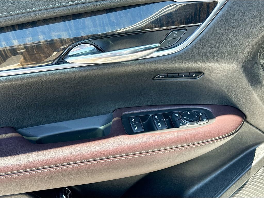 Used 2020 Cadillac XT6 Premium Luxury FWD image 21